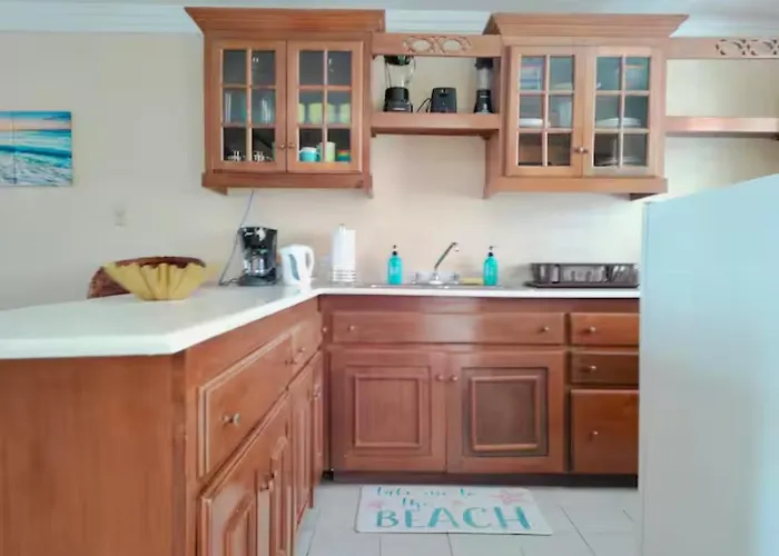 2 Bedroom Beachfront With King Bed And Pool * Runaway Bay