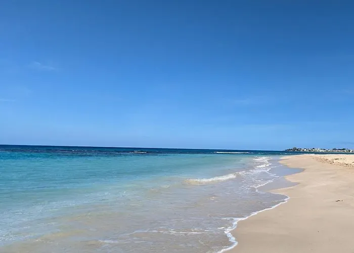 2 Bedroom Beachfront With King Bed And Pool * Runaway Bay