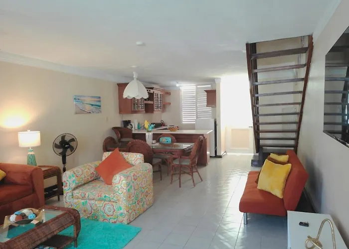 2 Bedroom Beachfront With King Bed And Pool * Runaway Bay