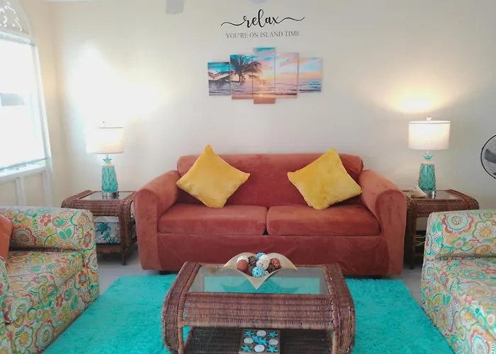 2 Bedroom Beachfront With King Bed And Pool * Runaway Bay