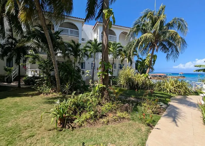 2 Bedroom Beachfront With King Bed And Pool *