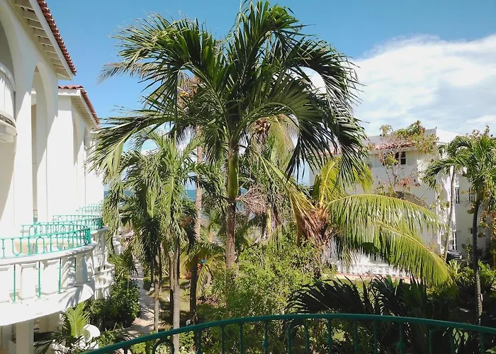 2 Bedroom Beachfront With King Bed And Pool *